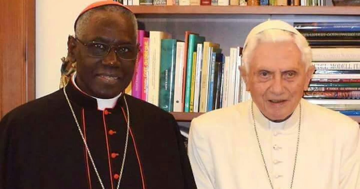 Bombástico: Bento XVI entra em campo para frear a deriva litúrgica e apoiar o Cardeal Sarah